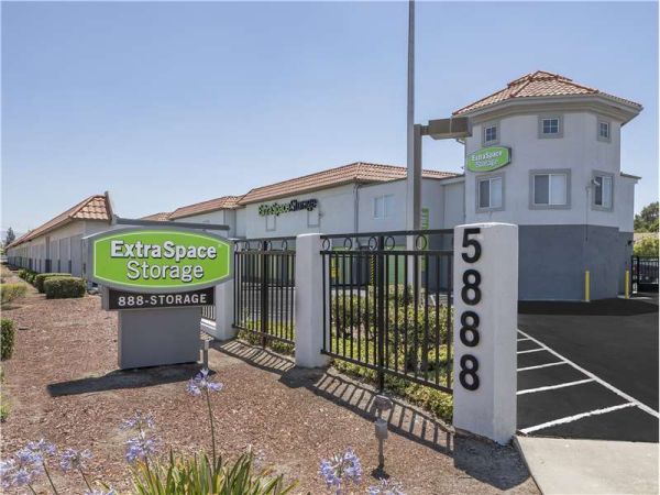 Extra Space Storage - 1013 - Livermore - Northfront Road