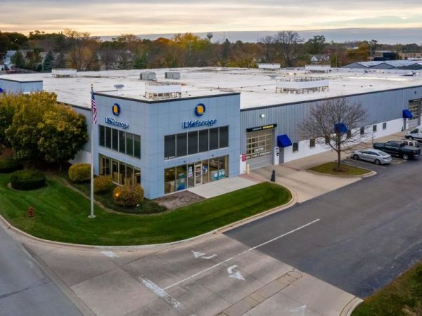 Extra Space Storage - 3448 - Libertyville - Park Ave.