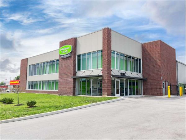 Extra Space Storage - 8748 - Indianapolis - 7420 N Michigan Rd