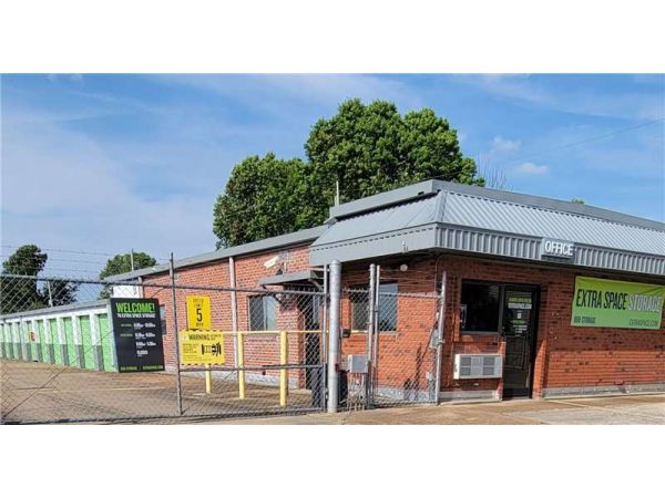 Extra Space Storage - 0952 - Memphis - Charles Bryan Rd