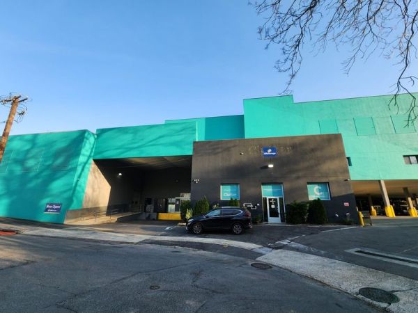Extra Space Storage - 3762 - White Plains - Holland Ave