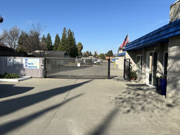 U-Store America