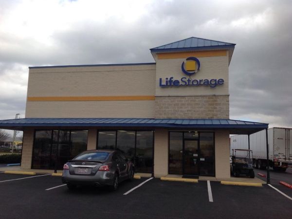Extra Space Storage - 3267 - Montgomery - Arrowhead Dr.