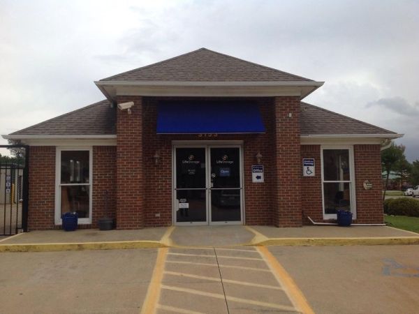 Extra Space Storage - 3239 - Columbus - Williams Rd