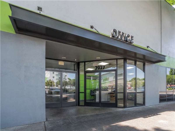 Extra Space Storage - 0394 - Whittier - Comstock
