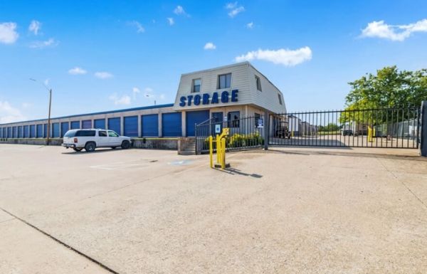 Devon Self Storage - 9173 - Ardmore