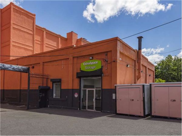 Extra Space Storage - 8876 - Newark - Sussex Ave