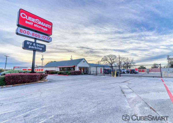 CubeSmart Self Storage - TX Fort Worth River Oaks Blvd