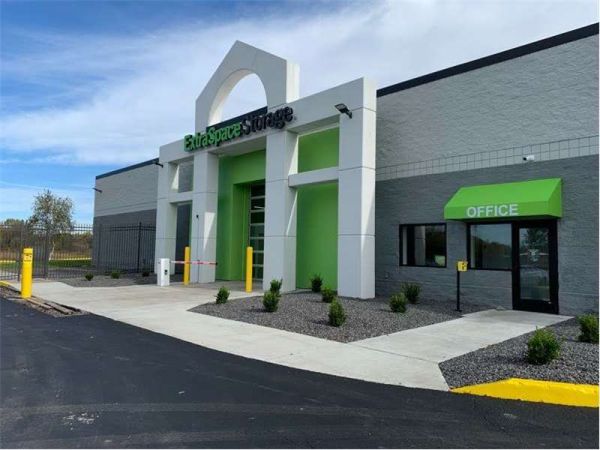 Extra Space Storage - 7510 - Clay - State Route 31