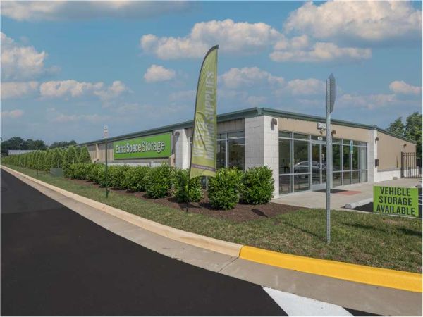 Extra Space Storage - 7475 - Winchester - Gateway Dr
