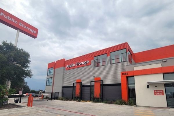 Public Storage - San Antonio - 1062 NE Loop 410