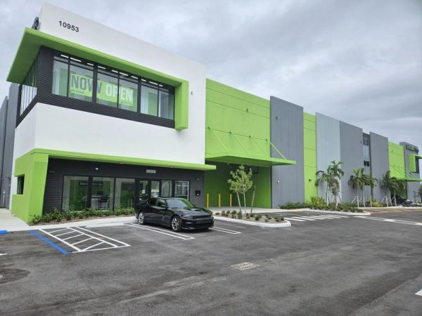 Extra Space Storage - 6069 - Hialeah Gardens - 138th St