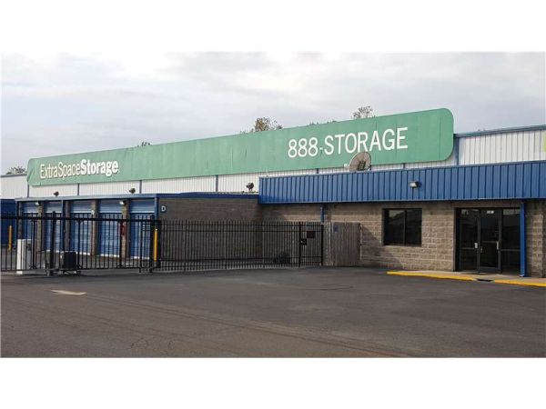 Extra Space Storage - 0680 - Memphis - Covington Way