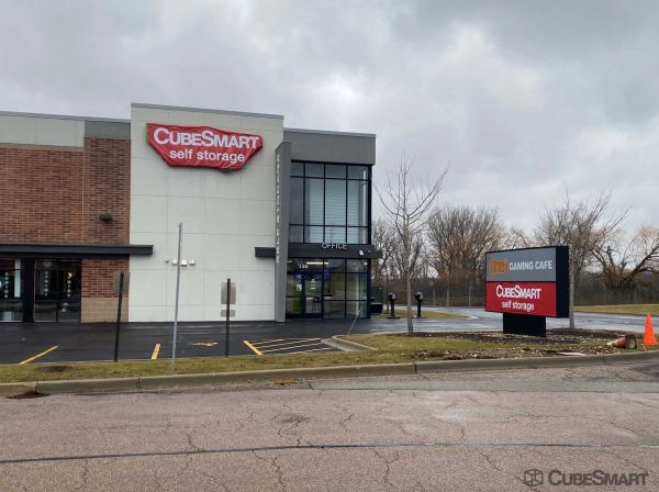 CubeSmart Self Storage IL Lake in the Hills N Lakewood Rd