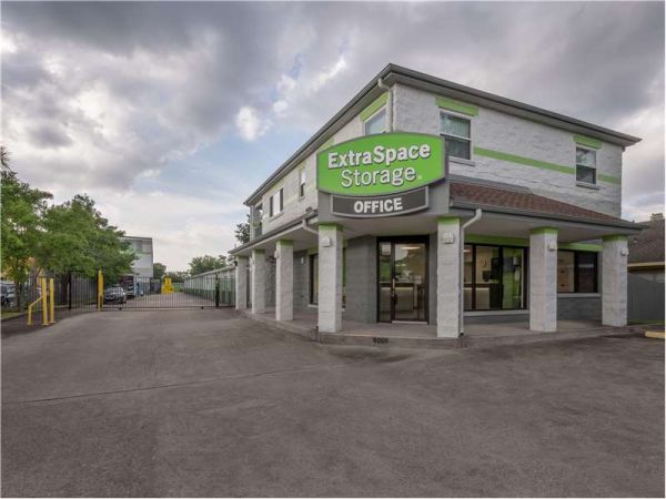 Extra Space Storage - 1315 - Metairie - Airline Dr