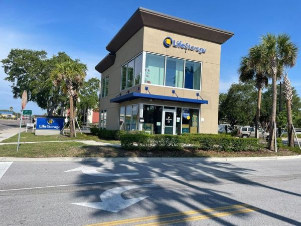 Extra Space Storage - 3730 - Clearwater - Gulf to Bay Blvd