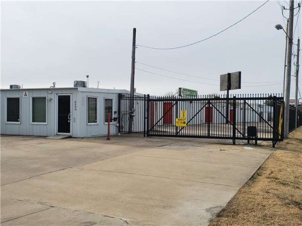 Extra Space Storage - 7552 - Tulsa - Skelly Dr
