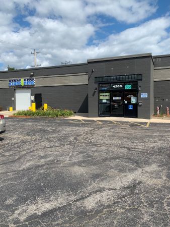 Store Here Self Storage - Milwaukee
