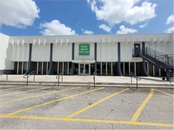 Extra Space Storage - 7974 - Medley - South River Dr