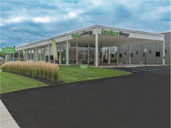 Extra Space Storage - 7130 - Lansing - Martin Luther King Jr Blvd