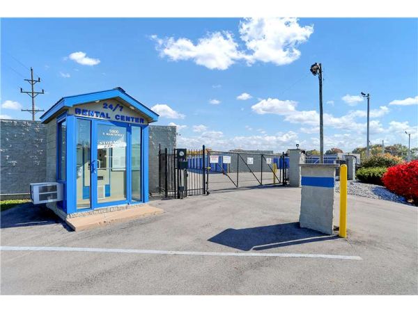 Extra Space Storage - 2105 - Avon - Main St.