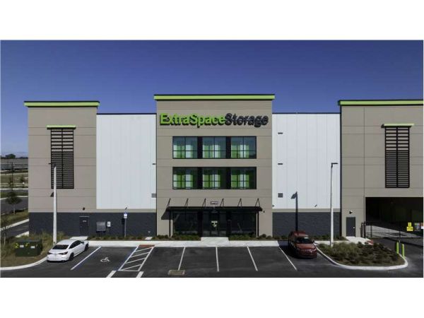 Extra Space Storage - 7776 - Wildwood - Sundance Trl
