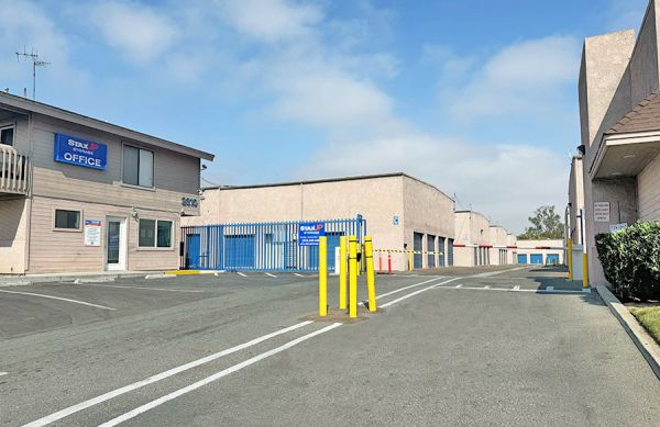 StaxUP Storage - San Ysidro