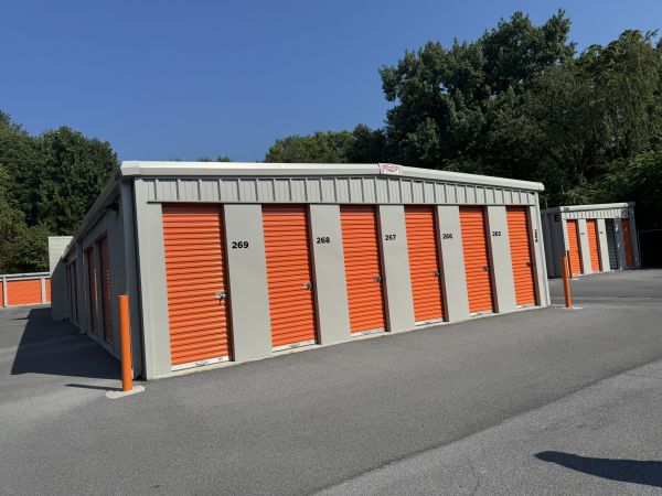 Mini Mall Storage - Johnson City - 100 Lab Connect