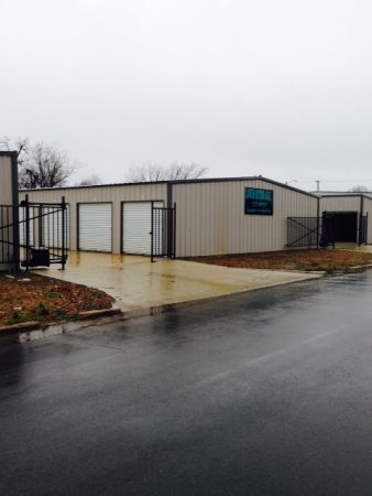 LOE'S STORAGE - Hope