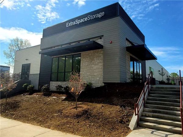Extra Space Storage - 7451 - Bloomington - 3rd St