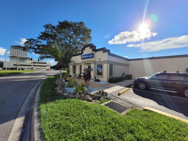 Extra Space Storage - 3852 - Sarasota - 2201 Fruitville Rd