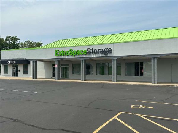 Extra Space Storage - 6099 - Cincinnati - Beechmont Ave