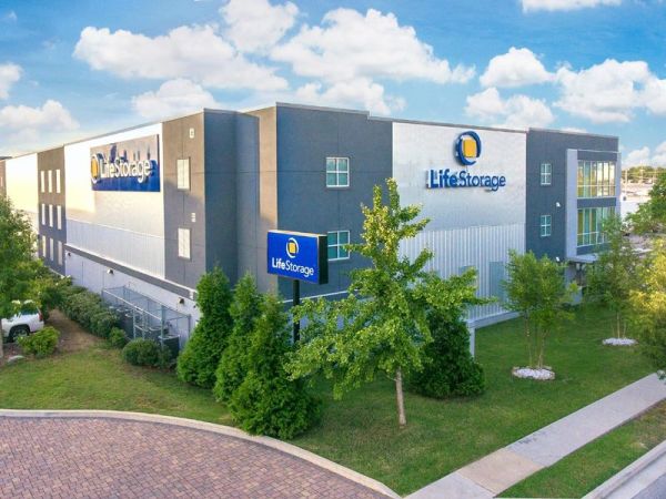 Extra Space Storage - 3372 - Chattanooga - Broad St