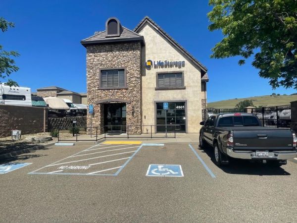 Extra Space Storage - 3513 - El Dorado Hills - Latrobe Rd
