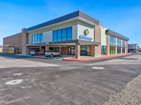 Extra Space Storage - 3487 - Las Vegas - 6590 W Warm Springs Rd