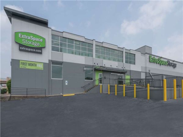 Extra Space Storage - 1307 - Dallas - E NW Hwy
