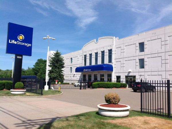 Extra Space Storage - 3340 - Milford - Boston Post Road