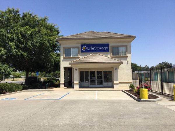 Extra Space Storage - 3512 - Sacramento - 8960 Calvine Rd