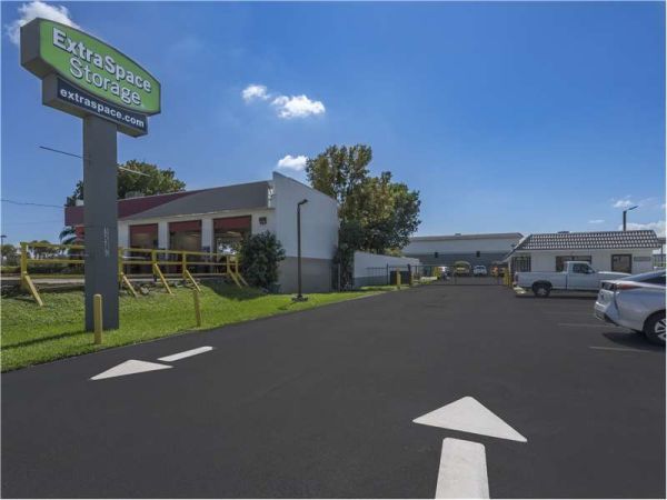 Extra Space Storage - 0207 - Tamiami - SW 8th St