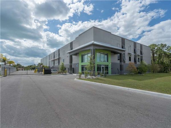 Extra Space Storage - 8978 - Englewood - Indiana Ave