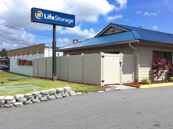 Extra Space Storage - 3066 - Tampa - Waters Ave
