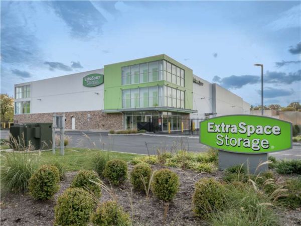 Extra Space Storage - 7131 - Millburn - Bleeker St
