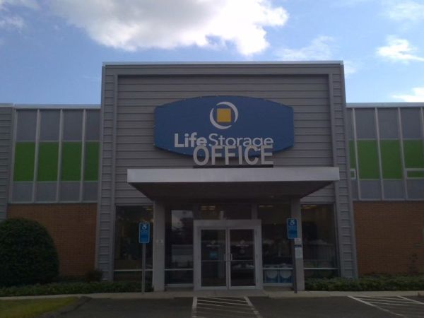 Extra Space Storage - 3856 - Stamford - Stillwater Ave