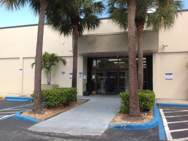 Extra Space Storage - 3160 - Plantation - 5605 W Sunrise Blvd