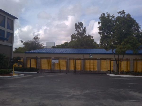 Extra Space Storage - 3621 - Oakland Park - 3001 N Dixie Hwy