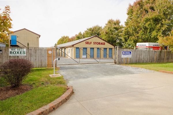 Advantage Self Storage - Thompson Creek Rd.