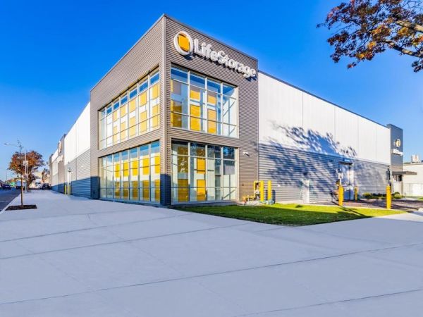 Extra Space Storage - 4154 - Woodside - 30th Ave