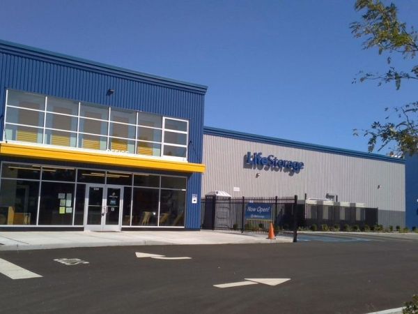 Extra Space Storage - 3894 - Patchogue - Sunrise Hwy