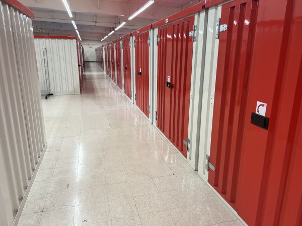 Prestige Storage - Muskegon (East Apple Avenue)