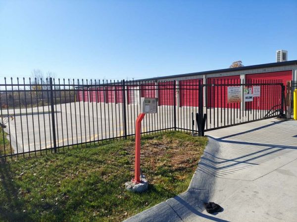 Signature Self Storage-SWIA